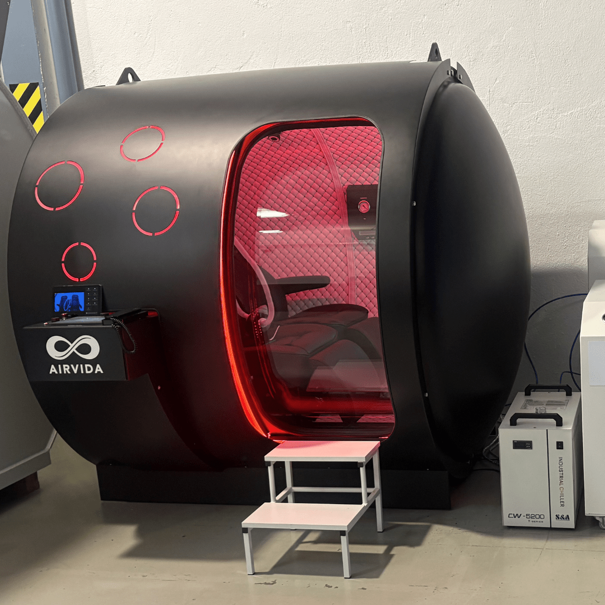 Airvida Phoenix Multiplace Hyperbaric Chamber — Hard Shell, 2.0 ATA, BIBS, Expandable to 6