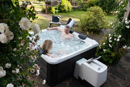 MSpa Oslo Frame Series Square Rigid Hot Tub – 6 Person, 304 Gallon, 140 Air Jets Plus Hydro Jets, UVC and Ozone (F-OS063W)