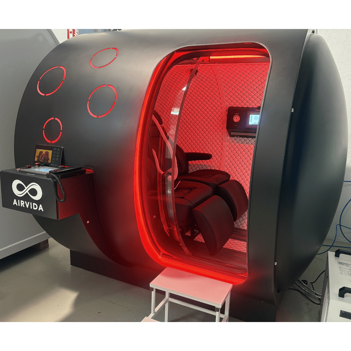 Airvida Phoenix Multiplace Hyperbaric Chamber — Hard Shell, 2.0 ATA, BIBS, Expandable to 6