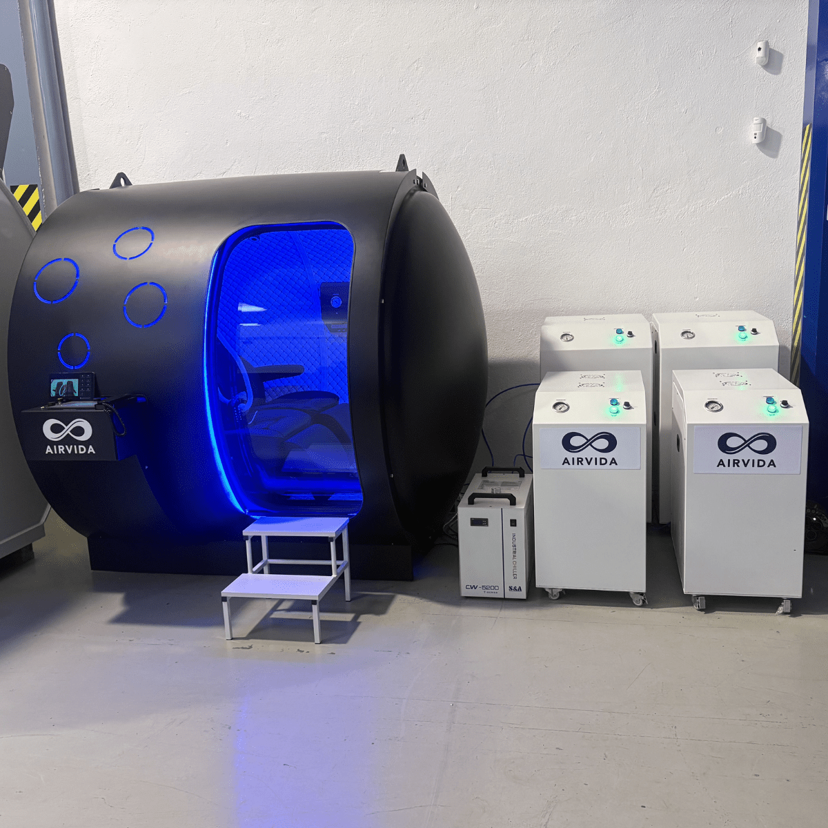 Airvida Phoenix Multiplace Hyperbaric Chamber — Hard Shell, 2.0 ATA, BIBS, Expandable to 6