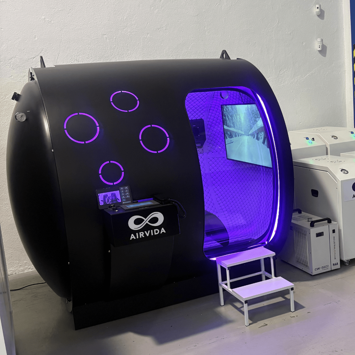 Airvida Phoenix Multiplace Hyperbaric Chamber — Hard Shell, 2.0 ATA, BIBS, Expandable to 6