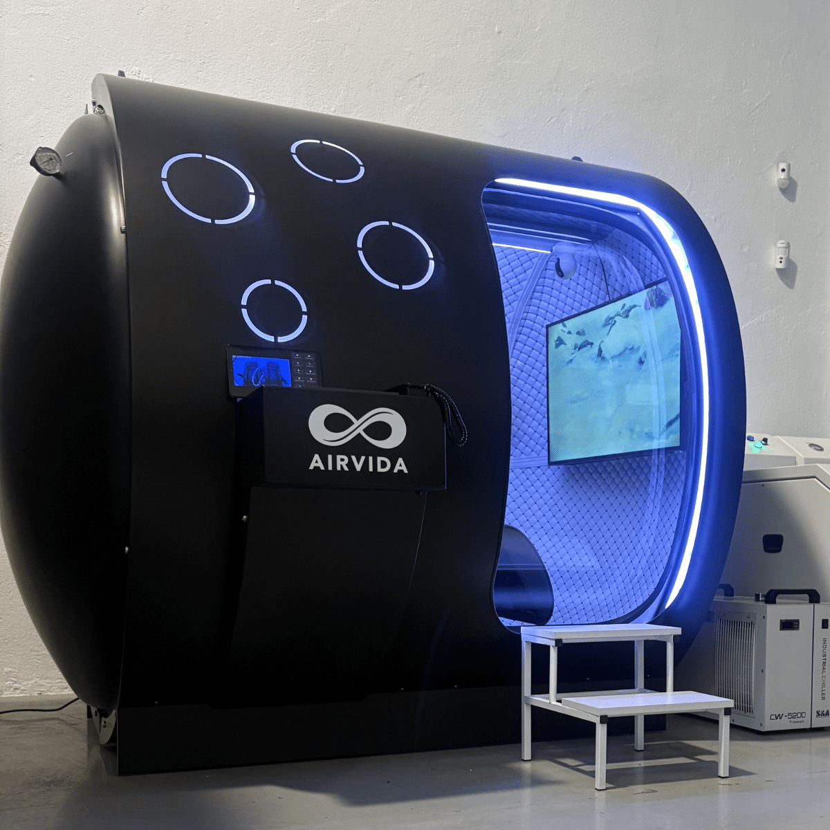 Airvida Phoenix Multiplace Hyperbaric Chamber — Hard Shell, 2.0 ATA, BIBS, Expandable to 6