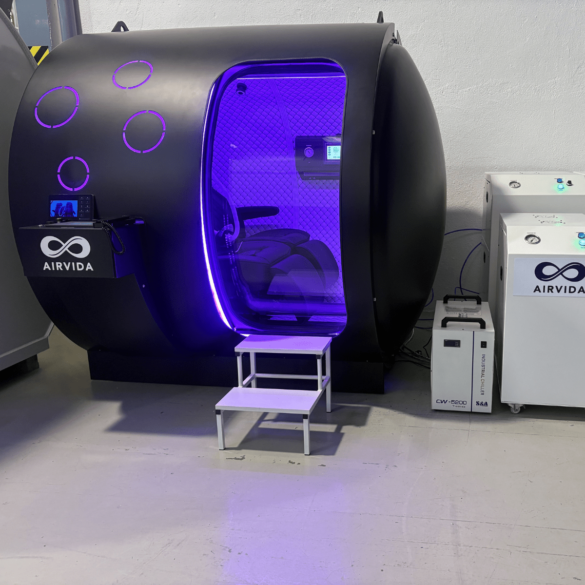 Airvida Phoenix Multiplace Hyperbaric Chamber — Hard Shell, 2.0 ATA, BIBS, Expandable to 6
