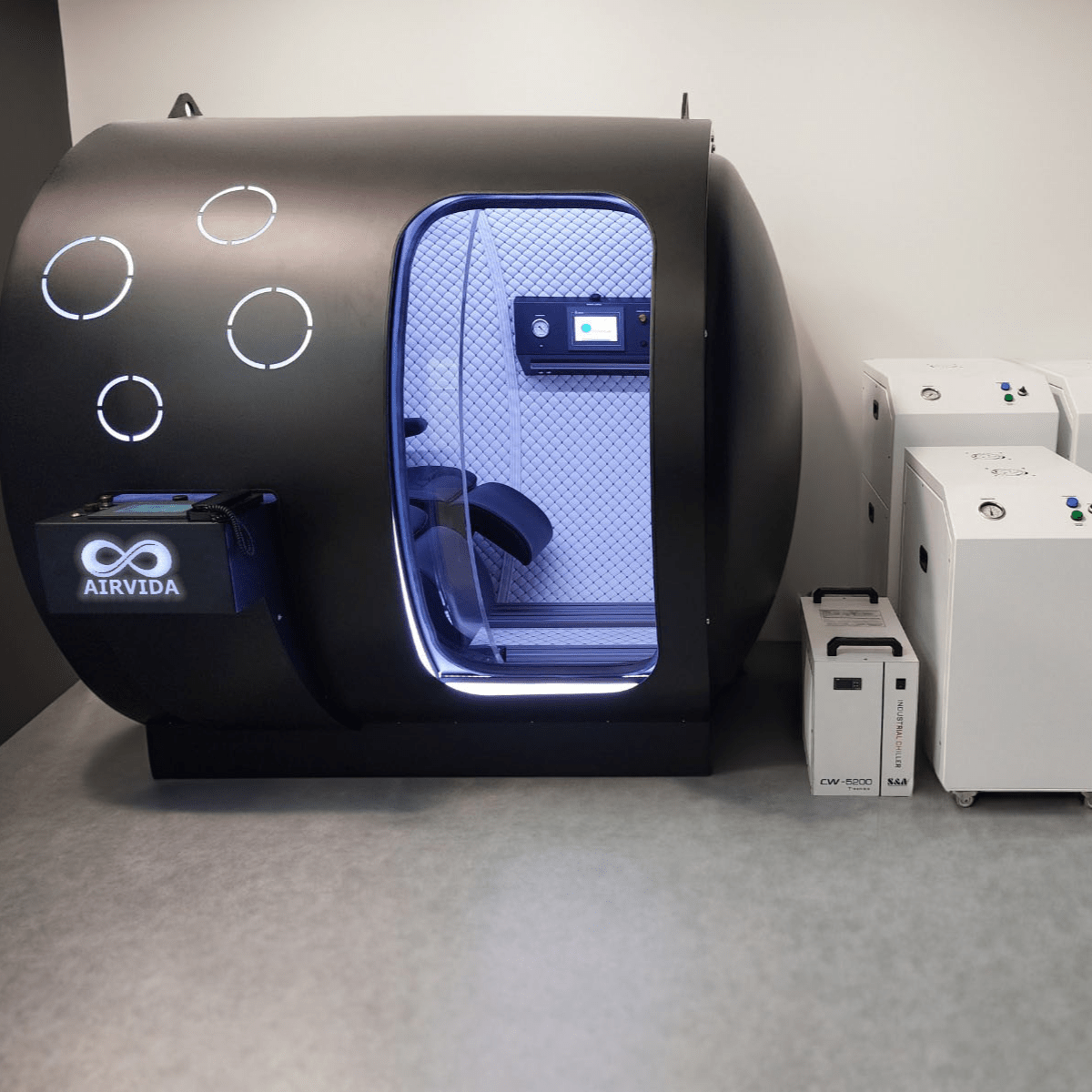 Airvida Phoenix Multiplace Hyperbaric Chamber — Hard Shell, 2.0 ATA, BIBS, Expandable to 6