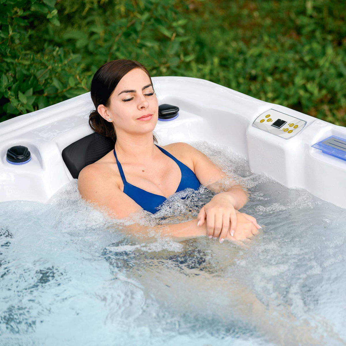 Buenospa Hollywood Spa 5-Person Hot Tub – 51 Jets, Gecko Colour Touchscreen, Built-In Audio and Lighting Waterfall (WM00840)