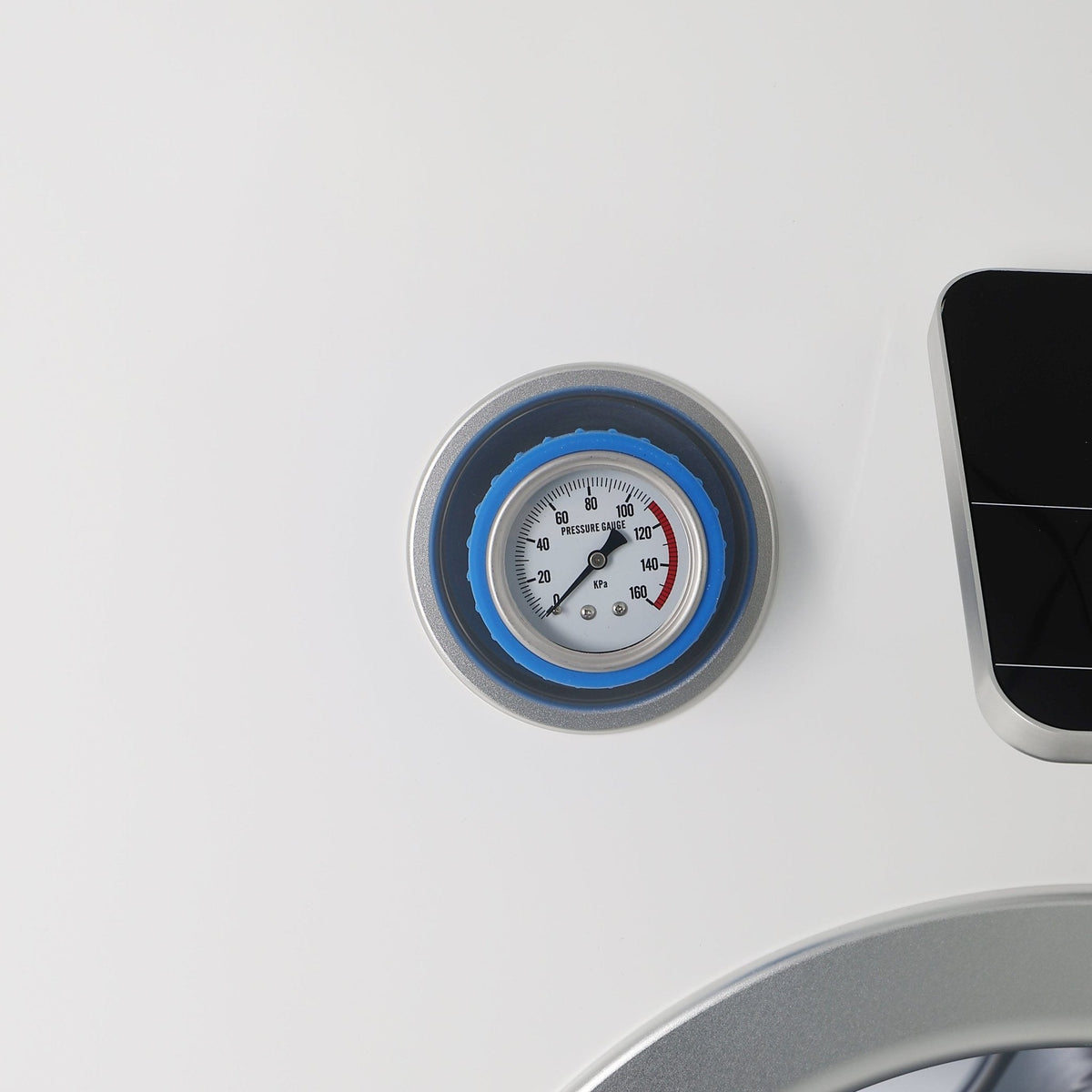 TimePod 2 – Triangular Hard-Shell Monoplace Hyperbaric Chamber, 1.3–2.0 ATA